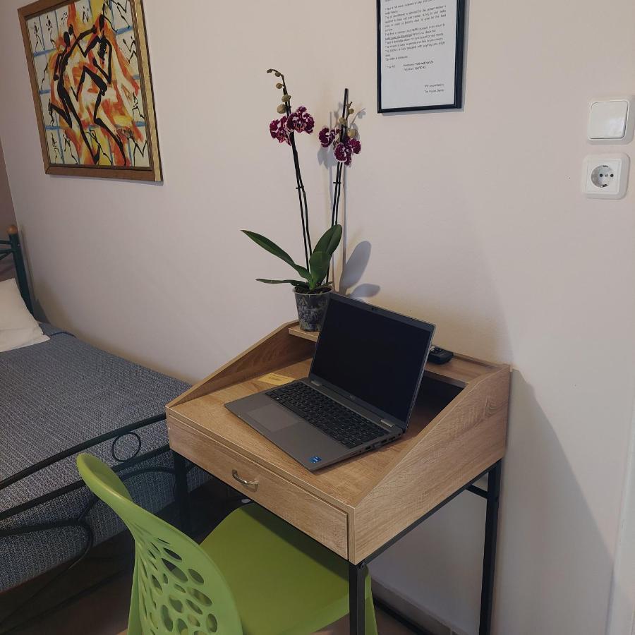 Urban Penthouse Apartment Патра Екстериор снимка